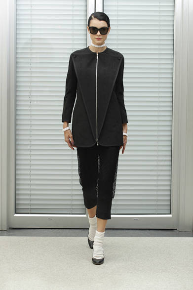 　2013年春夏プレコレクション　© Dan and Corina Lecca