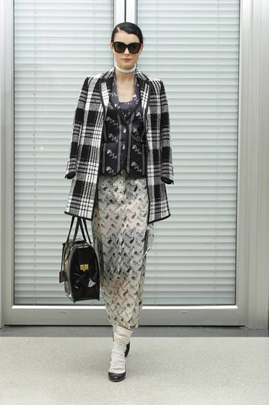 　2013年春夏プレコレクション　© Dan and Corina Lecca