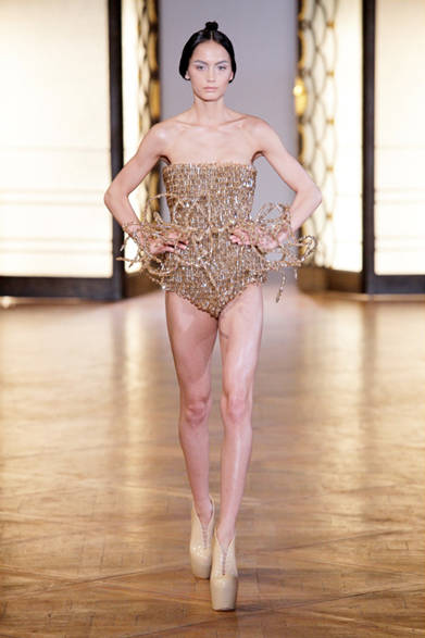 <strong>Iris van Herpen｜イリス・ヴァン・アーペン</strong>　2012年秋冬オートクチュール・コレクション