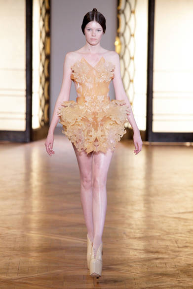 <strong>Iris van Herpen｜イリス・ヴァン・アーペン</strong>　2012年秋冬オートクチュール・コレクション