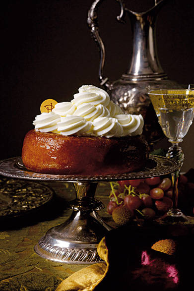 <strong>PIERRE HERMÉ PARIS│ピエール・エルメ・パリ</strong>　ババ クラシック　1人用：630 円、4～5人用：2940円