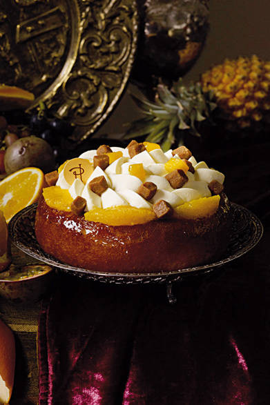 <strong>PIERRE HERMÉ PARIS│ピエール・エルメ・パリ</strong>　ババ サティーヌ　1人用：630 円、4～5人用：2940円