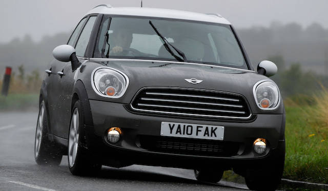 <strong>MINI Crossover｜ミニ クロスオーバー</strong>