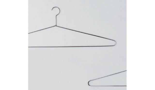 <strong>大日本市 伊勢丹店</strong>　会社名を冠したブランド「中川政七商店」。今回は、バスタオルサイズのハンガーなど、洗濯、収納、服飾といった生活の様ざまな「吊るす」を考えた道具をそろえる