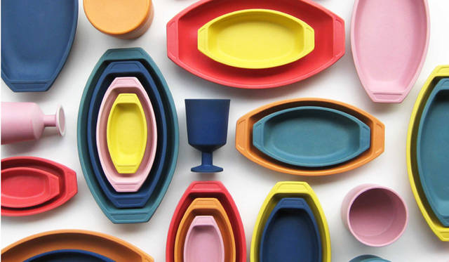 <strong>大日本市 伊勢丹店</strong>　400年以上の歴史をもち、江戸時代当時は高級品であった“磁器”を工程ごとに分業する独自の体制で、中川政七商店の経営コンサルティングのもと、2010年6月に「HASAMI」を発信（写真は、フランスをテーマにした「season3」）