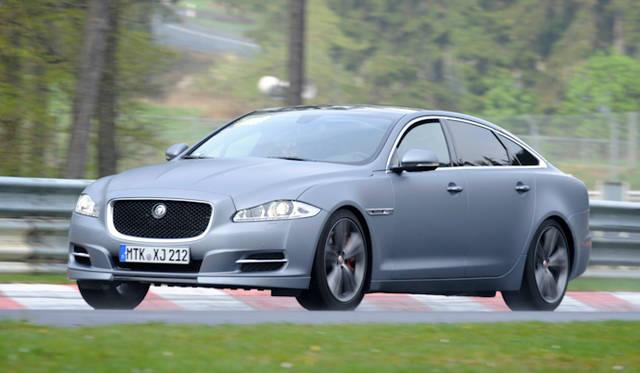 <strong>Jaguar XJ｜ジャガーXJ</strong><br />2009年より製造が開始された4代目のXJ