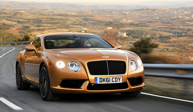 <strong>Bentley CONTINENTAL GT V8｜ベントレーコンチネンタルGT V8</strong><br />2010年に登場した大型クーペ　アウディとの共同開発である4リッターV8エンジンを搭載する