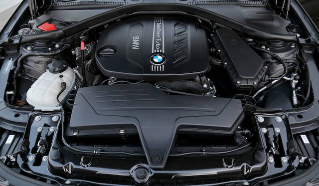 <strong>BMW 3 series｜ビー・エム・ダブリュー 3シリーズ</strong><br />320d、320dツーリングに搭載される2リッター直列4気筒のツインパワーターボ ディーゼルエンジン。最高出力135 kw（184 ps）/ 4,000 rpm、最大トルク380 Nm / 1,750-2,750を発生させる