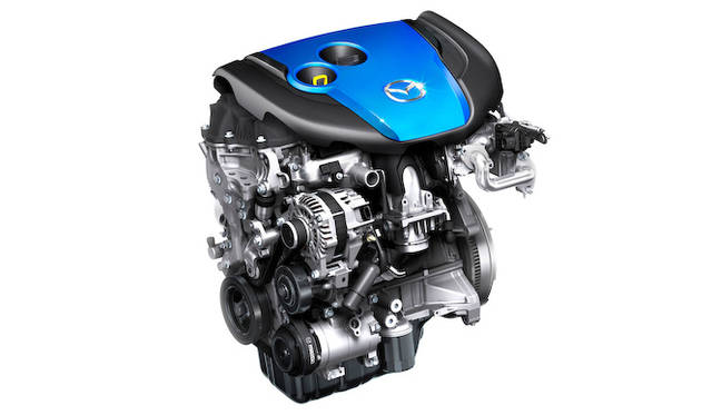 <strong>MAZDA SKYACTIVE-D｜マツダ スカイアクティブ-D</strong><br />CX-5に搭載される直列4気筒DOHCターボディーゼルエンジン。最高出力129kW（175ps）/4,500rpm、最大トルク420Nm（42.8kgm）/2,000rpmを発揮する