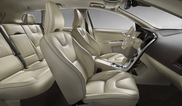 <strong>VOLVO XC60 Ocean Race Edition｜ボルボ XC60 オーシャンレース・エディション</strong>