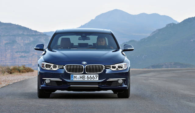 <strong>BMW 3 series ｜ビー・エム・ダブリュー 3シリーズ</strong>