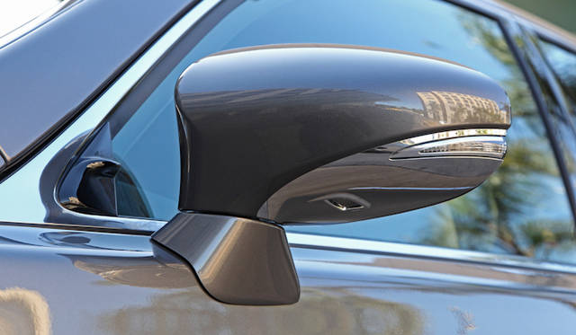 <strong>LEXUS LS600h F Sport｜レクサス LS600h Fスポーツ</strong>