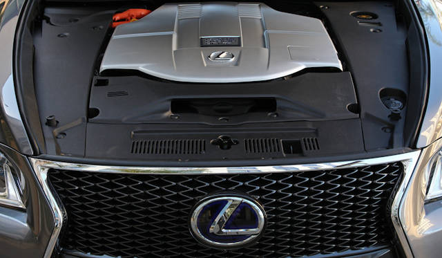 <strong>LEXUS LS600h｜レクサス LS600h</strong>
