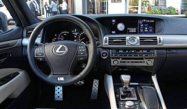 <strong>LEXUS LS600h F SPORTS｜レクサス LS600h Fスポーツ</strong>