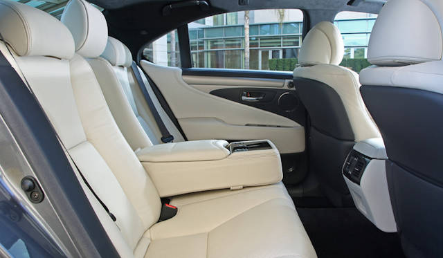 <strong>LEXUS LS600h F SPORTS｜レクサス LS600h Fスポーツ</strong>