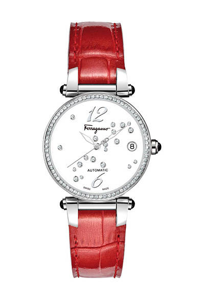 革新的でコンテンポラリー、スタイルにこだわるファッション界で、80年以上の歴史を誇るサルヴァトーレ フェラガモ。このメゾンから登場した最新ウォッチコレクションのなかでも、まったくあたらしいラインが、この「イディリオ オートマチック」だ。天の川からインスピレーションを得た、ダイアル上に散りばめたダイヤモンドが美しい。<br /> <br /><strong>イディリオ オートマチック</strong><br />48万3000円<br />自動巻き、直径34mm、SS×ダイヤモンド、世界限定100本<br /> <br />GMインターナショナル<br />Tel. 03-5828-9080