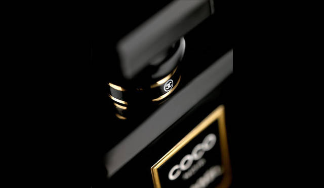 <strong> CHANEL｜シャネル</strong>　ココ ヌワール オードゥ パルファム　1万3230円（50mL）、1万9425円（100mL）　　2012年9月14日(金)発売　©CHANEL 2012