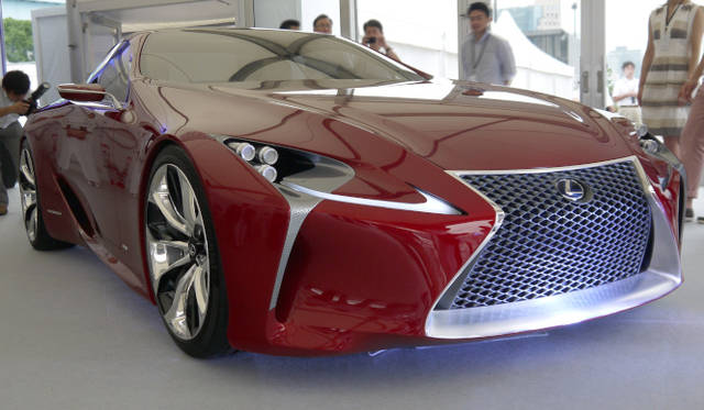 <strong>Lexus Spindle Night｜レクサス スピンドル ナイト</strong><br />LF-LCは日本初公開