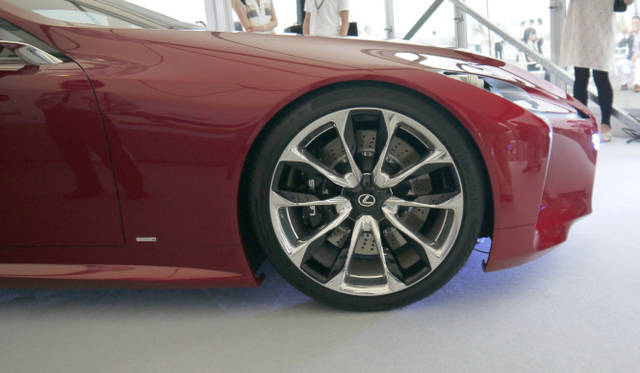 <strong>Lexus Spindle Night｜レクサス スピンドル ナイト</strong><br />LF-LCは日本初公開