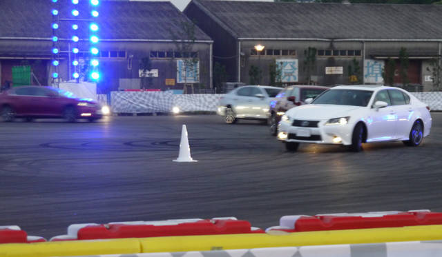 <strong>Lexus Spindle Night｜レクサス スピンドル ナイト</strong><br />トップレーシングドライバーによる同乗体験。使用車両はレクサスGS