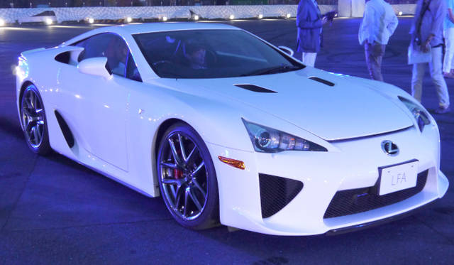 <strong>Lexus Spindle Night｜レクサス スピンドル ナイト</strong><br />レクサスのスーパースポーツカーLFA