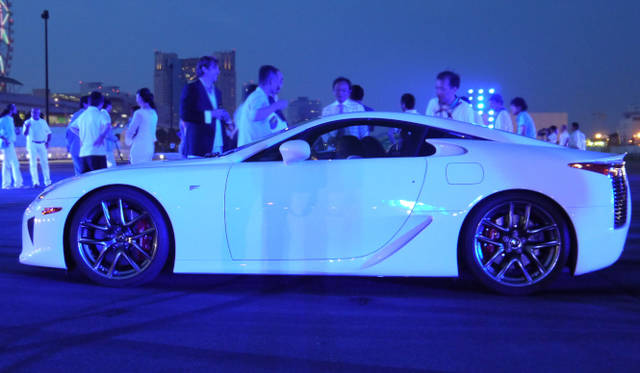 <strong>Lexus Spindle Night｜レクサス スピンドル ナイト</strong><br />レクサスのスーパースポーツカーLFA