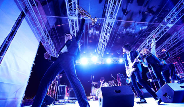 <strong>Lexus Spindle Night｜レクサス スピンドル ナイト</strong><br />東京スカパラダイスオーケストラによるライブで、会場の盛り上がりは最高潮に