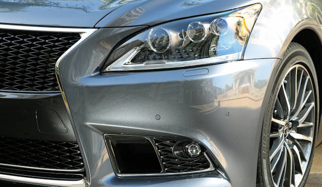 <strong>LEXUS LS600h F Sport｜レクサス LS600h Fスポーツ</strong>