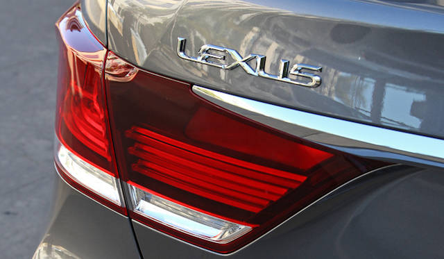 <strong>LEXUS LS600h F Sport｜レクサス LS600h Fスポーツ</strong>