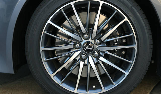 <strong>LEXUS LS600h F Sport｜レクサス LS600h Fスポーツ</strong>