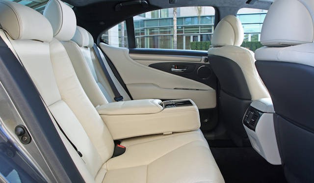 <strong>LEXUS LS600h F SPORTS｜レクサス LS600h Fスポーツ</strong>