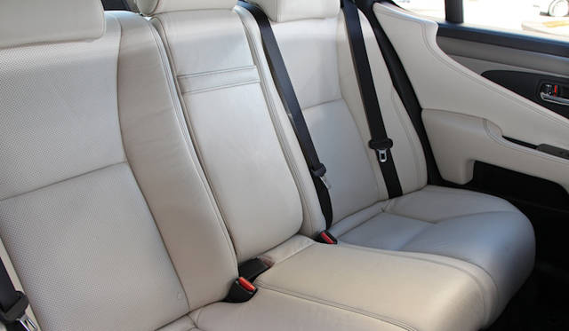 <strong>LEXUS LS600h F SPORTS｜レクサス LS600h Fスポーツ</strong>