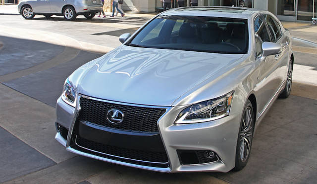 <strong>LEXUS LS460L F SPORTS｜レクサス LS460L Fスポーツ</strong>