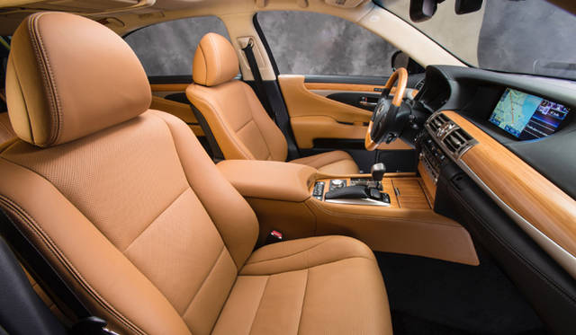 <strong>LEXUS LS600h｜レクサス LS600h</strong>