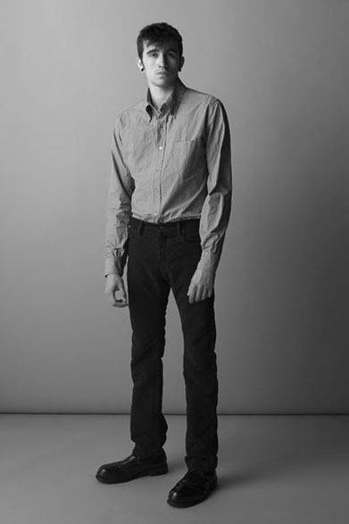 <strong>FILL THE BILL｜フィル ザ ビル</strong>　2012-13年秋冬コレクション　STANDARD B/D SHIRTS 1万6800円、FIVE POKET MOLESKIN PANTS 2万1000円