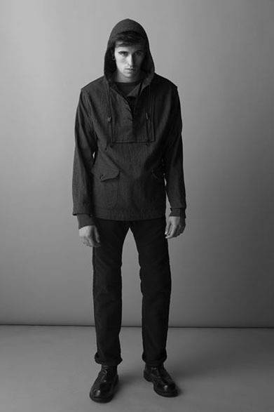 <strong>FILL THE BILL｜フィル ザ ビル</strong>　2012-13年秋冬コレクション　WOOL PULLOVER PARKA 4万3050円、OLD YARN THERMAL U-NECK 1万3650円、FIVE POCKET MOLESKIN PANTS 2万1000円