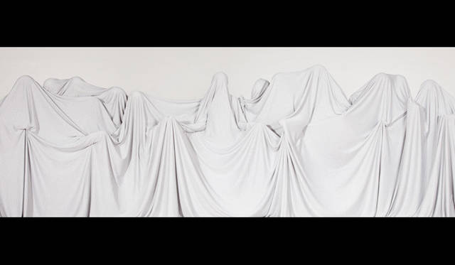 <strong>ART│『ホームアゲイン－Japanを体験した10人のアーティスト』展</strong><br />シャギニ・ラトナウラン<br />「L.S.」／2011年／写真(インクジェットプリント) ／57.2 x 150.3 cm