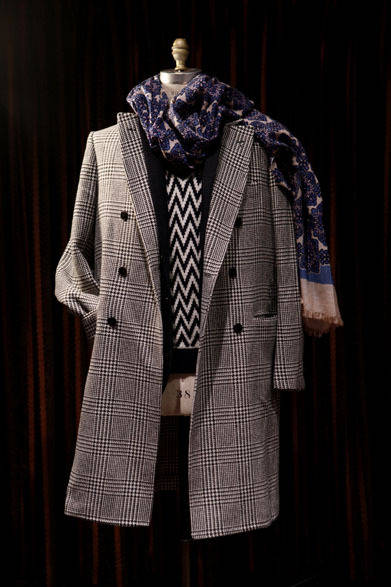 <strong>UNITED ARROWS｜ユナイテッドアローズ</strong>　新ブランド「MP di Massimo Piombo」　ニットヴェスト3万6750円、ストール1万4700円