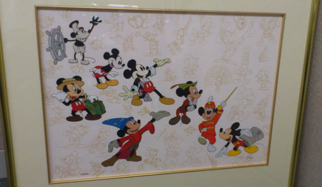 <strong>伊勢丹｜イセタンメンズ レジデンス</strong>　ディズニーアート展　「Mickey’s　Milestones」63万円　©DISNEY