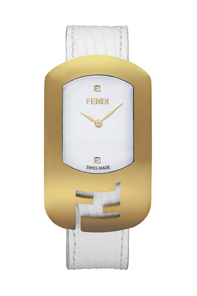 手もとをシックな装いに仕上げてくれるのが、フェンディの「カメレオン」。2010-11年秋冬コレクションのランウェイに登場したバッグ「カメレオン」からインスピレーションを得たこの新作には、エレガントなレクタングルのケース部分に「ダブルF」ロゴが型抜きされ、フェンディのもつイタリアのスタイルを見事に表現する。<br /><br /><strong>カメレオン<br /></strong>11万250円<br />クォーツ、ケース径29×49.2mm、YG、9月以降発売予定<br /><br />フェンディ ジャパン<br />Tel. 03-5414-6762