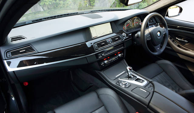 <strong>BMW M5｜ビー・エム・ダブリュー M5</strong>