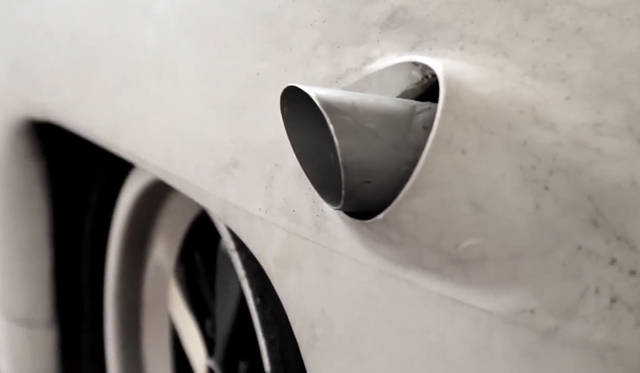 <strong>Porshce Museum Secrets｜ポルシェ ミュージアム シークレッツ</strong>　耐久走行世界記録樹立をめざした「924」　排気管がフロントから飛び出す