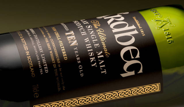 <strong>MHD グランド モルト テイスティング2012</strong>　強烈なスモーキーさと繊細な甘さが調和したアードベッグの「アードベッグ 10年」