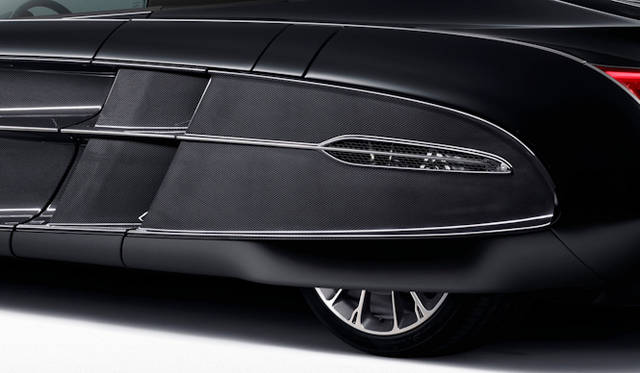 <strong>McLaren X-1｜マクラーレン X-1</strong><br />上下可動式リヤサイドウィング