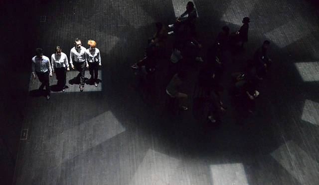 <strong>GRINDER-MAN｜グラインダーマン</strong>　「SONAR」　2011年3月　 金沢21世紀美術館　撮影：池田ひらく