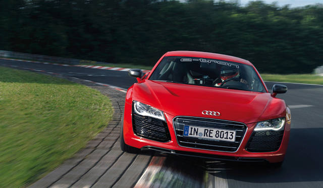 <strong>Audi R8 e-tron｜アウディ R8 イートロン</strong>