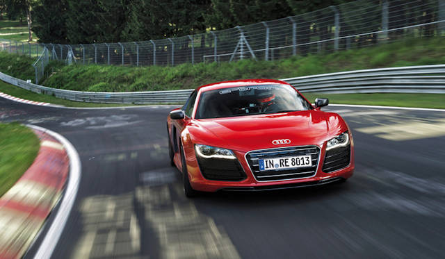 <strong>Audi R8 e-tron｜アウディ R8 イートロン</strong>