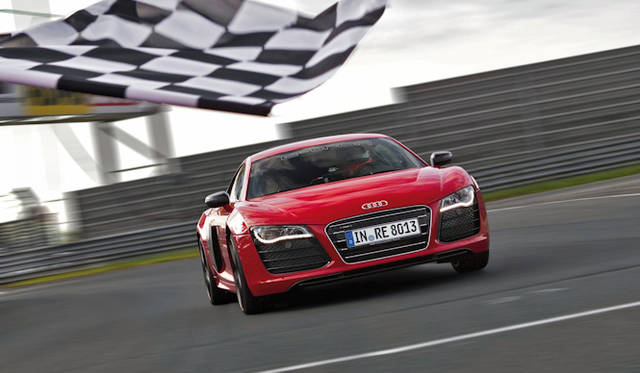 <strong>Audi R8 e-tron｜アウディ R8 イートロン</strong>