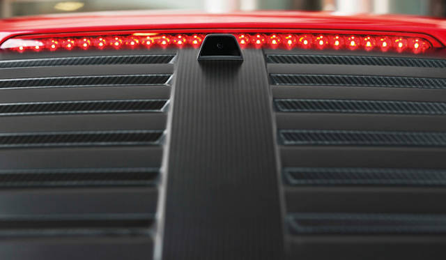 <strong>Audi R8 e-tron｜アウディ R8 イートロン</strong><br />写真はリヤビューカメラ