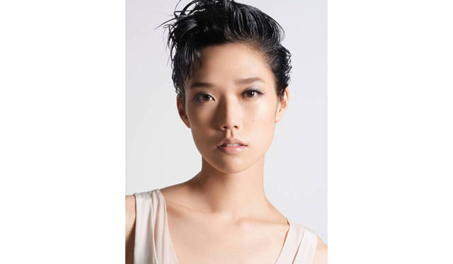 <strong>COACH│コーチ</strong>　TAO（ファッションモデル）